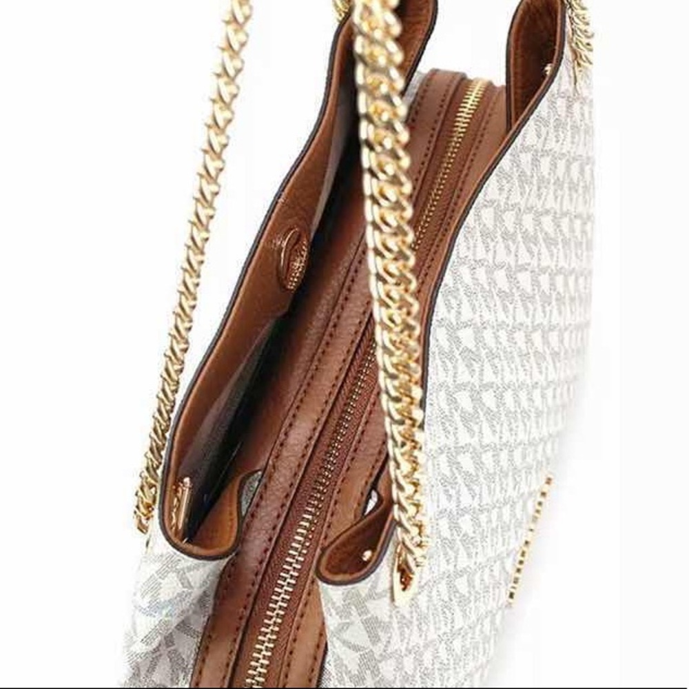 💕Gaby’sBags👜💕-NWT Michael Kors Chain Tote - Picture 4 of 5